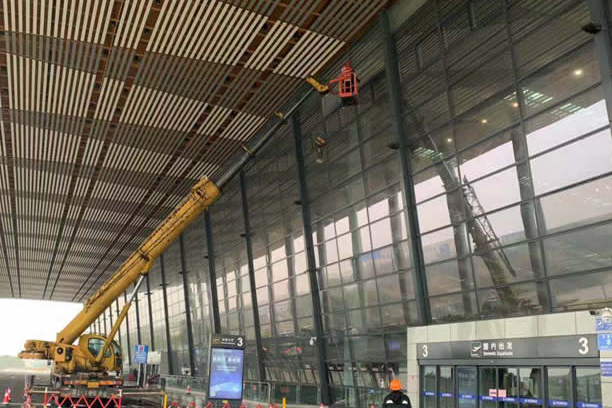 蕉城玻璃幕墙维护和保养